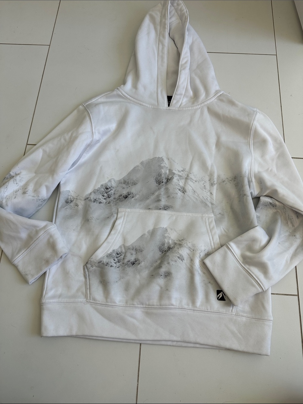 Outfitter trading company White Hoodie with Subtle Mountain Print Large boys 10
